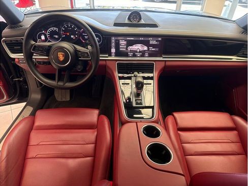 Used 2021 Porsche Panamera image 36