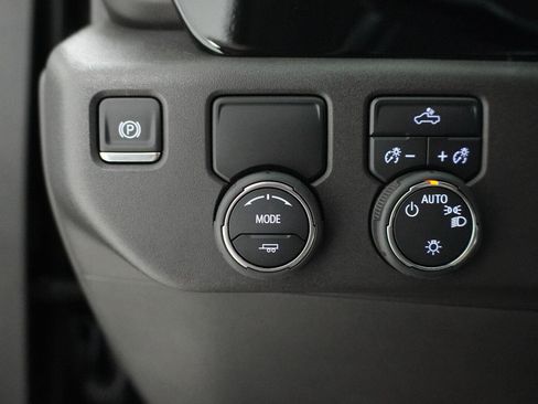 Used 2025 Chevrolet Silverado 1500 LT w/ Texas Edition Plus RWD image 12