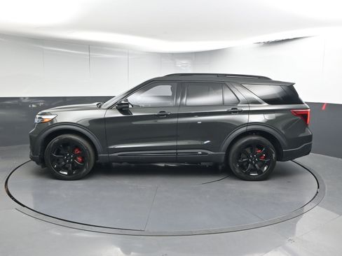 Used 2022 Ford Explorer ST w/ Equipment Group 401A image 2