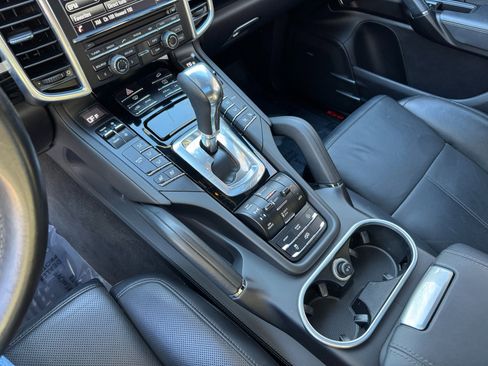 Used 2016 Porsche Cayenne GTS image 37