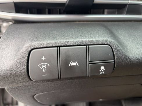 Used 2023 Hyundai Elantra SEL image 14