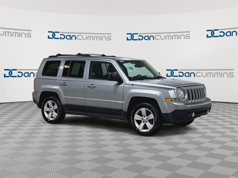 Used 2016 Jeep Patriot Latitude image 2