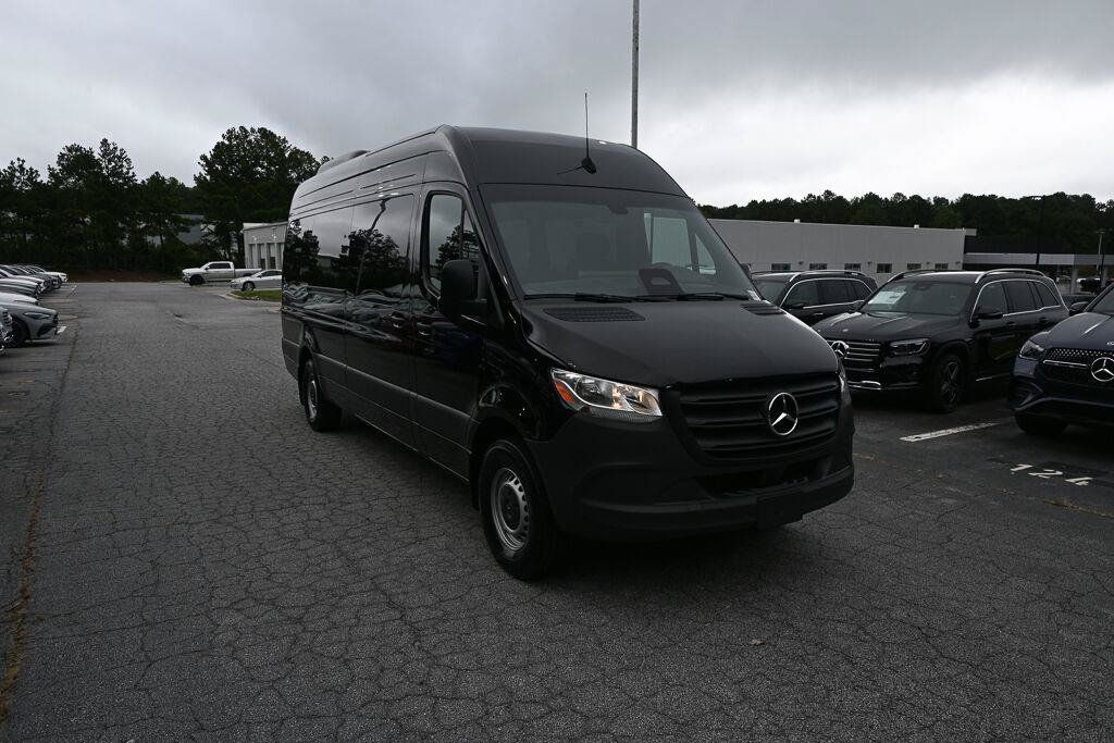Used 2025 Mercedes-Benz Sprinter 2500 image 15