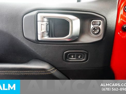 Used 2025 Jeep Wrangler Unlimited Sahara AWD/4WD image 44