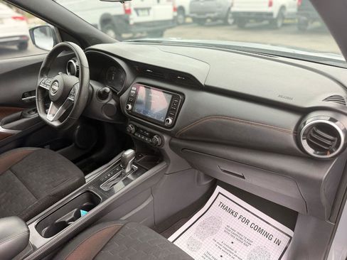 Used 2023 Nissan Kicks SR FWD image 12