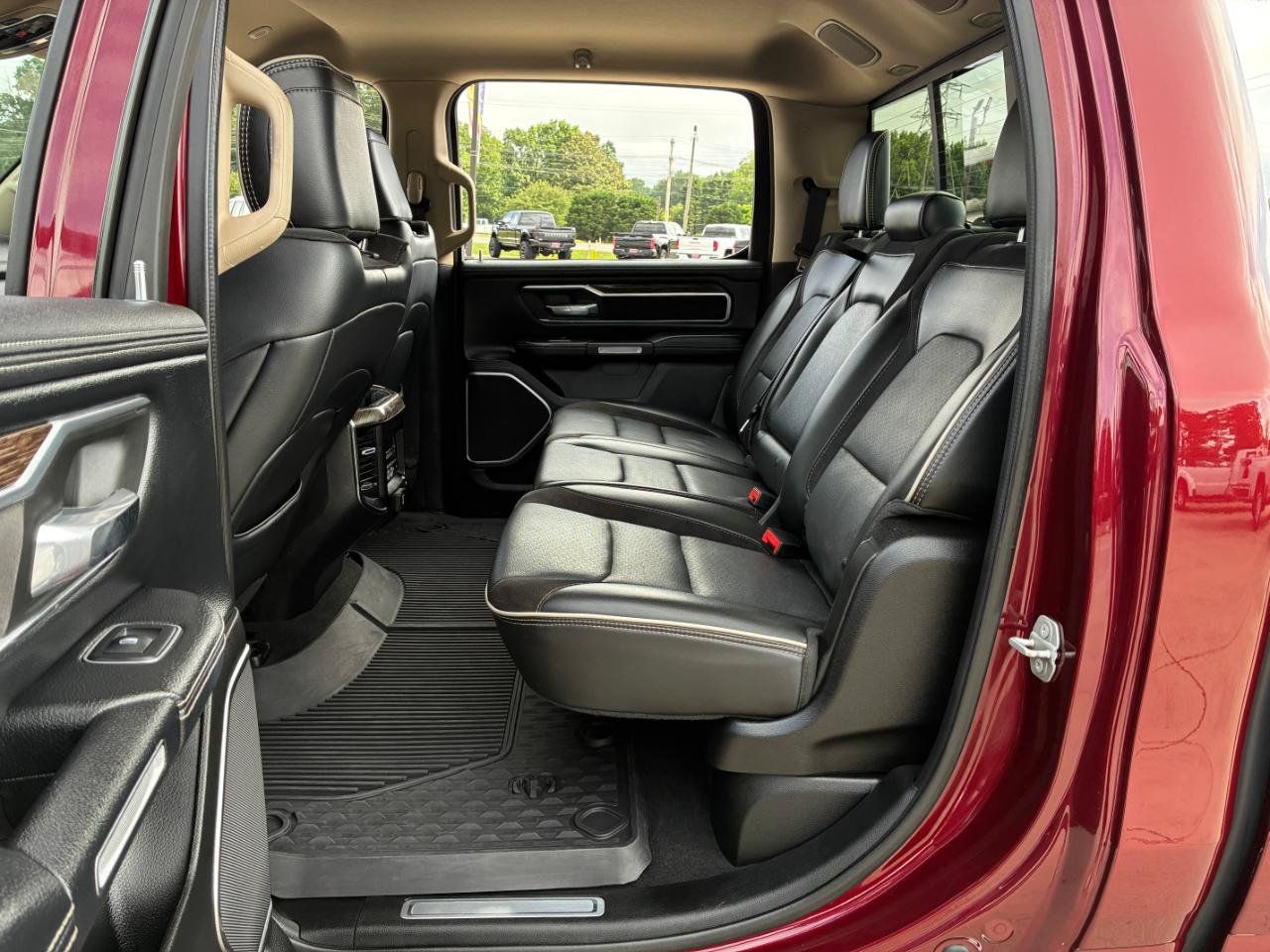 Used 2019 RAM 1500 Laramie AWD/4WD image 28