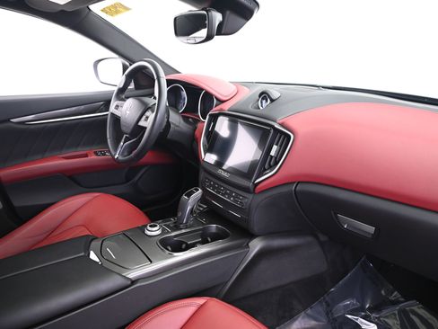 Used 2019 Maserati Ghibli S Q4 image 23