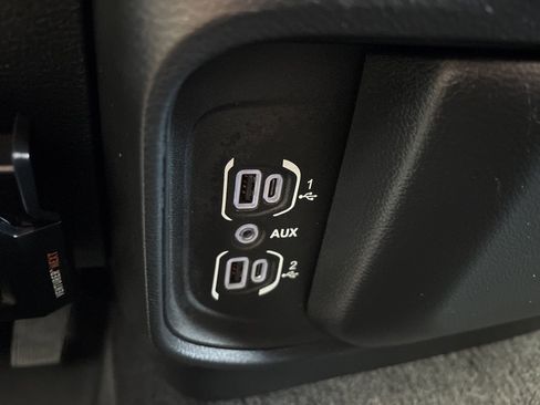 Used 2025 RAM 1500 Lone Star image 29