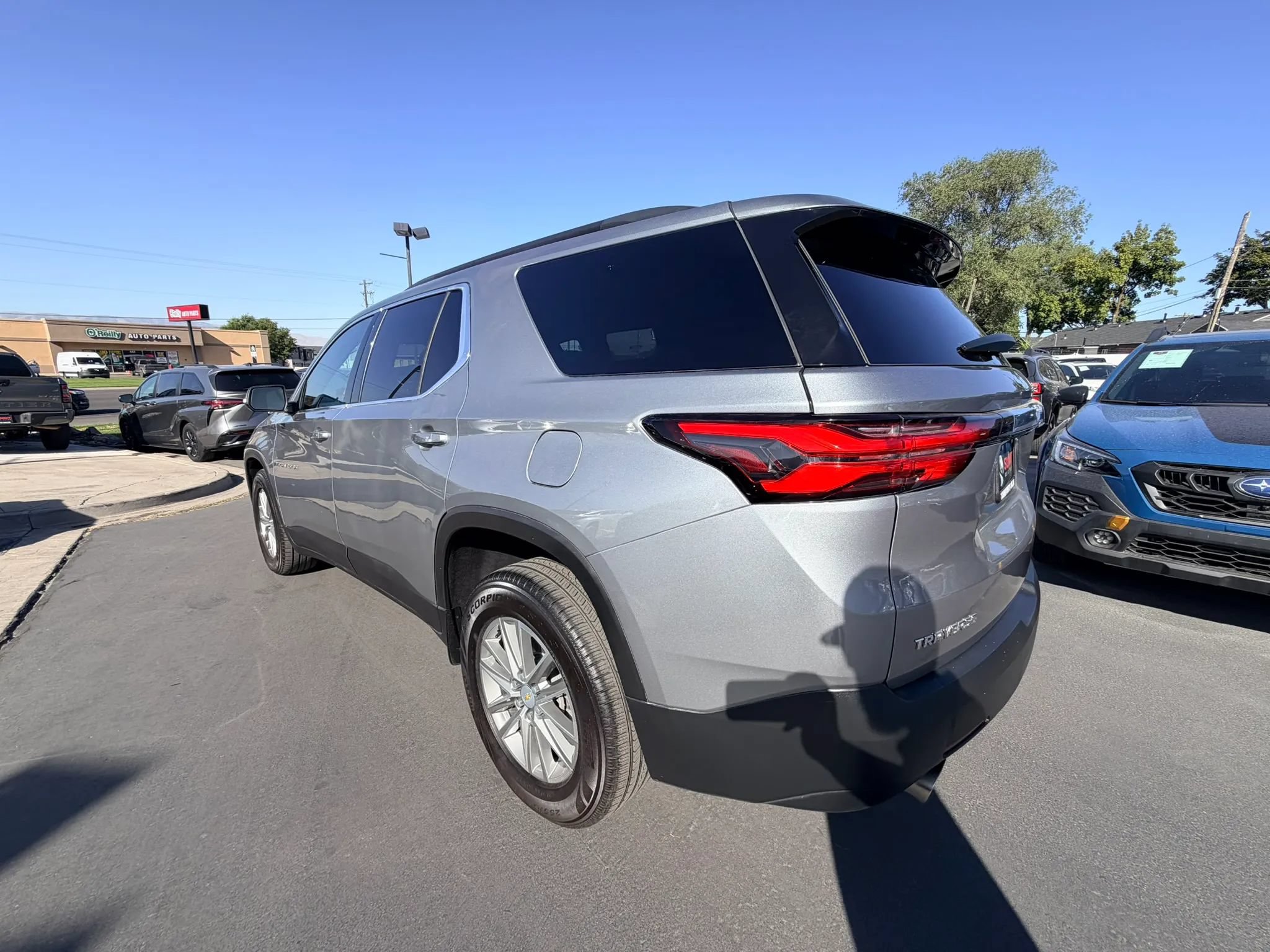 Used 2023 Chevrolet Traverse LT FWD image 7