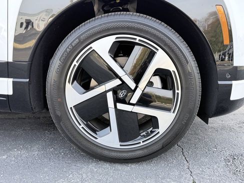 New 2026 Hyundai Ioniq 9 Limited image 32