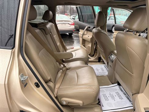 Used 2010 Toyota Highlander SE image 13