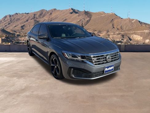 Used 2022 Volkswagen Passat 2.0T R-Line image 15