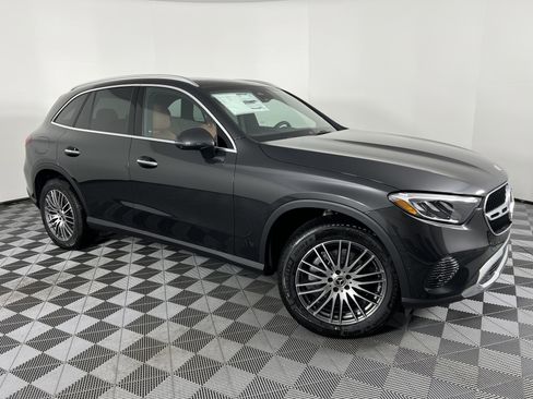 New 2026 Mercedes-Benz GLC 300 4MATIC image 2