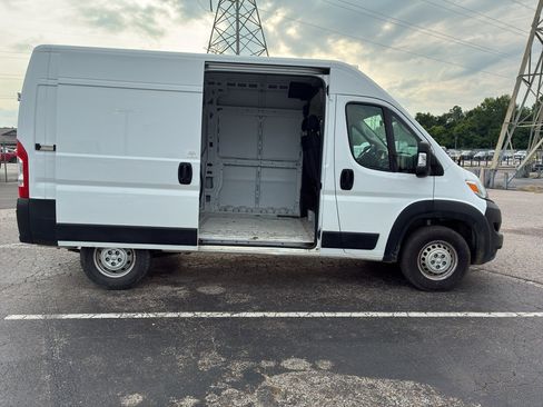 Used 2023 RAM ProMaster 2500 FWD image 2