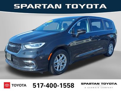 Used 2023 Chrysler Pacifica Touring-L