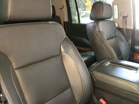 Used 2019 Chevrolet Suburban Premier AWD/4WD image 11