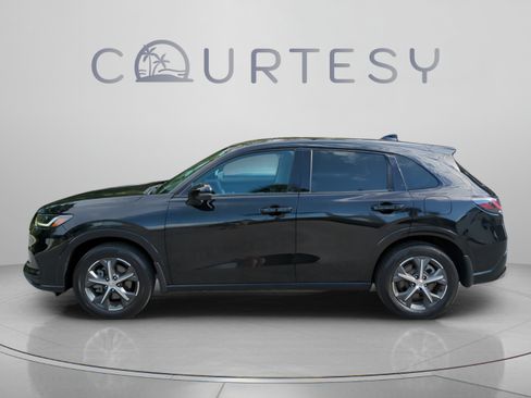 Certified 2024 Honda HR-V EX-L image 4