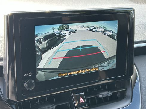 Used 2025 Toyota Corolla Cross LE FWD image 7