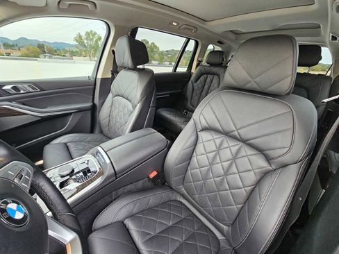 Used 2024 BMW X7 xDrive40i w/ Premium Package image 23