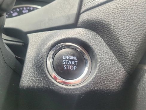 Used 2021 Toyota RAV4 XLE image 27