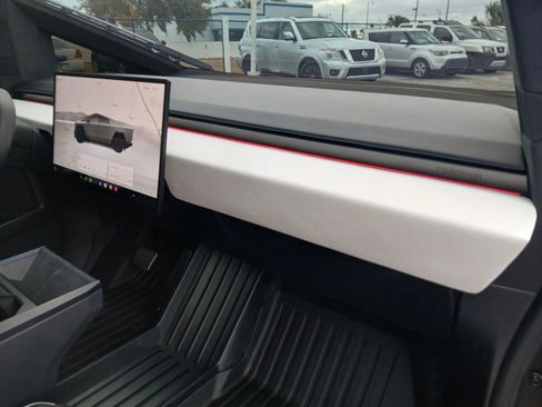 Used 2024 Tesla Cybertruck AWD Crew Cab image 16