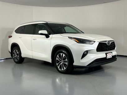Used 2021 Toyota Highlander XLE
