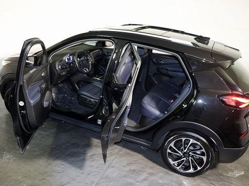 Used 2023 Chevrolet Bolt EUV Premier w/ Sun & Sound Package image 5