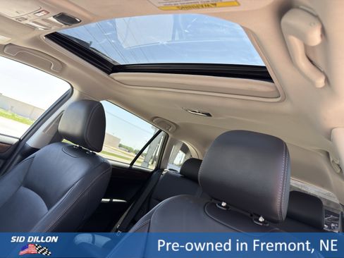 Used 2016 Subaru Outback 2.5i Limited AWD/4WD image 16