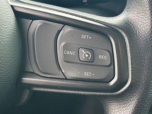 Used 2025 Jeep Gladiator Sport image 20