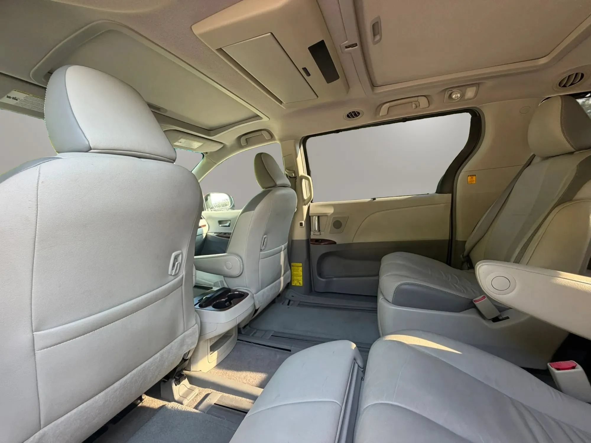 Used 2011 Toyota Sienna Limited w/ Premium Pkg FWD image 14