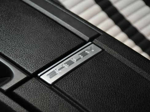 Used 2011 Ford Mustang Shelby GT500 w/ SVT Performance Pkg image 29