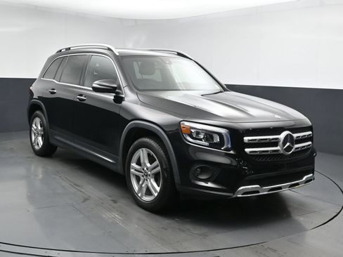 Used 2022 Mercedes-Benz GLB 250 4MATIC image 2