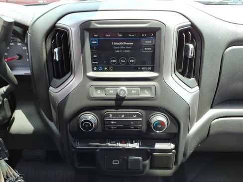 Used 2019 Chevrolet Silverado 1500 Custom w/ Custom Value Package AWD/4WD image 24