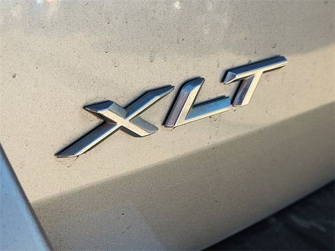 Used 2020 Ford Explorer XLT w/ Equipment Group 202A image 7