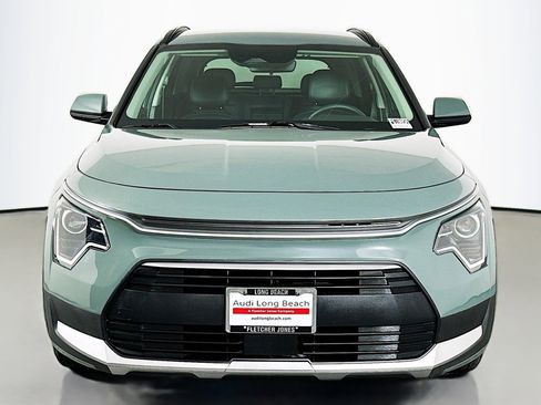 Used 2023 Kia Niro EX FWD image 2