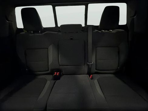 Used 2019 Chevrolet Silverado 1500 RST image 32