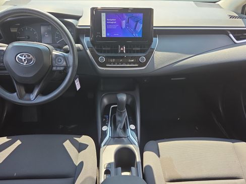 Used 2025 Toyota Corolla LE FWD image 12
