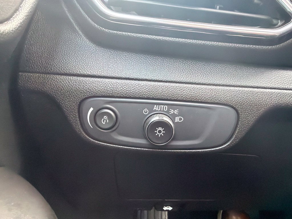Used 2023 Chevrolet Bolt EUV LT w/ Driver Confidence Package FWD image 33