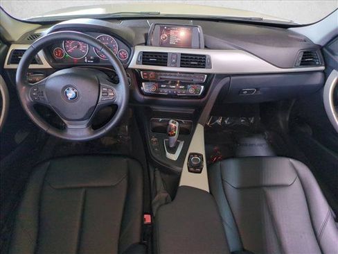 Used 2017 BMW 320i Sedan RWD image 16