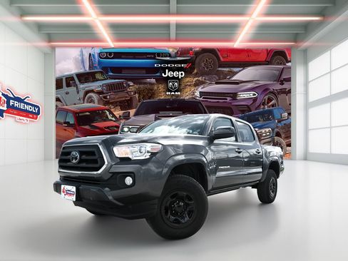 Used 2022 Toyota Tacoma SR image 1