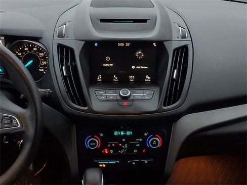 Certified 2018 Ford Escape SE w/ SE Sync 3 Package image 24