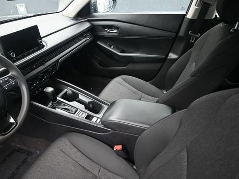 Certified 2025 Honda Accord LX image 16