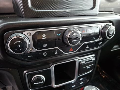 Used 2022 Jeep Wrangler Unlimited Sport image 15