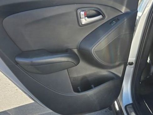 Used 2013 Hyundai Tucson Limited w/ Premium Pkg image 10