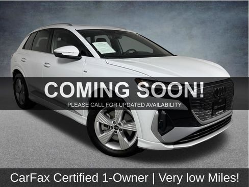 Used 2025 Audi Q4 e-tron Premium w/ Convenience Package image 1