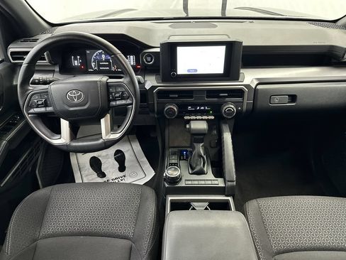 Used 2025 Toyota 4Runner SR5 AWD/4WD image 21