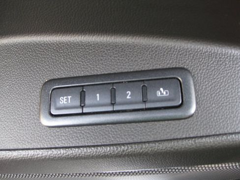 Used 2016 Chevrolet Tahoe LT RWD image 13