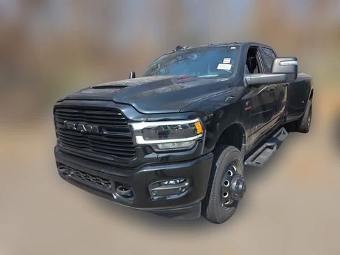 Used 2023 RAM 3500 Laramie w/ Night Edition image 4