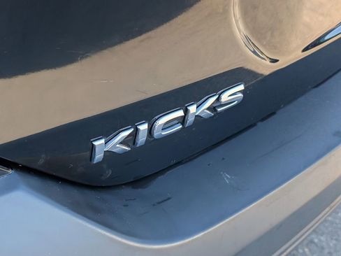 Used 2020 Nissan Kicks SV image 13