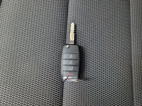 Used 2017 Kia Forte LX FWD image 32